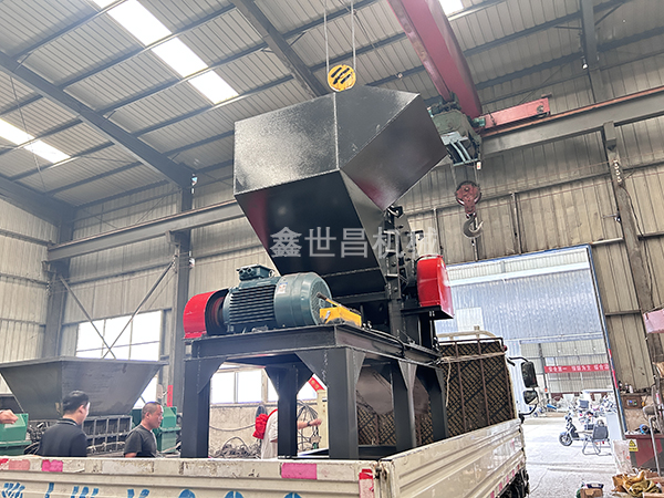 800型易拉罐破碎機(jī)發(fā)貨現(xiàn)場(chǎng)